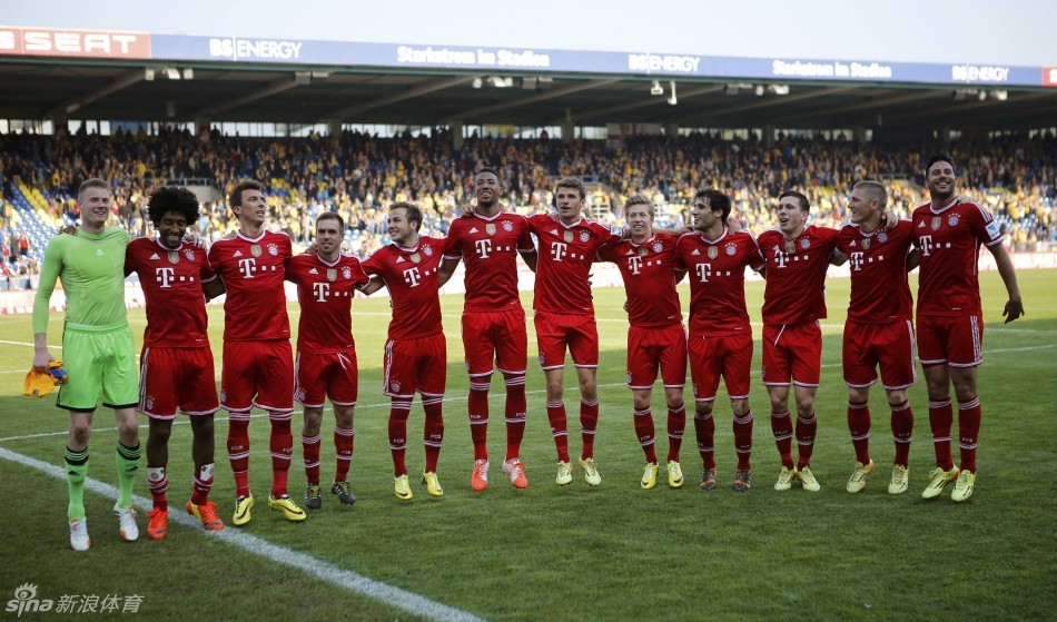 并肩训练里 并肩训练里